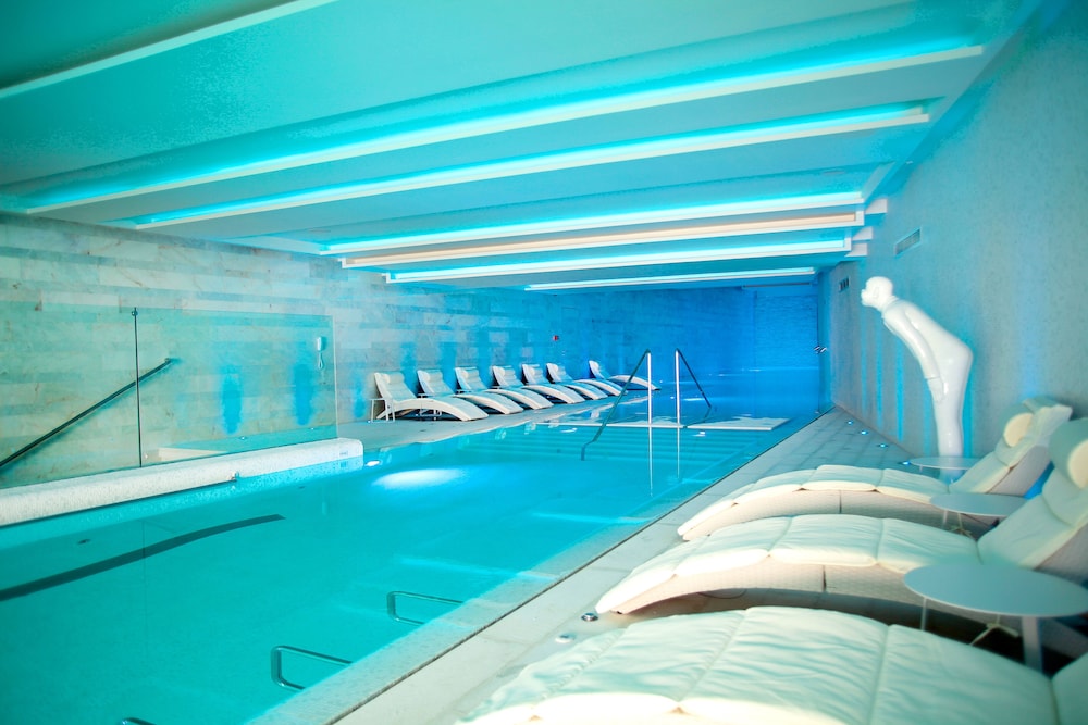 swimming pool spa
