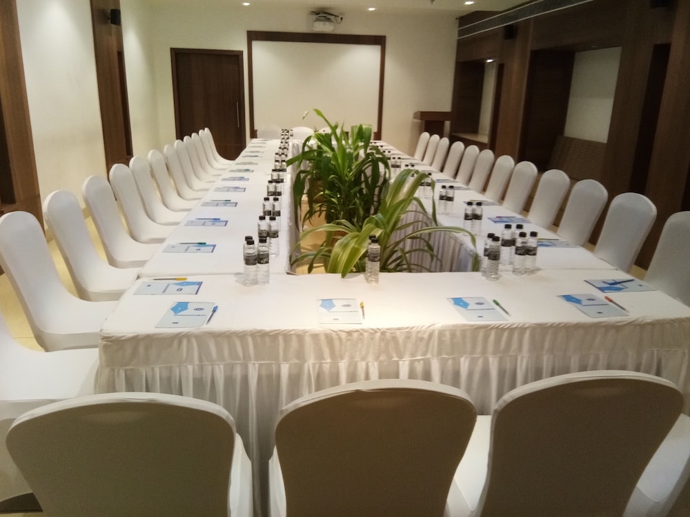 HOTEL EMERALD PARK-SHARANPUR 29/36