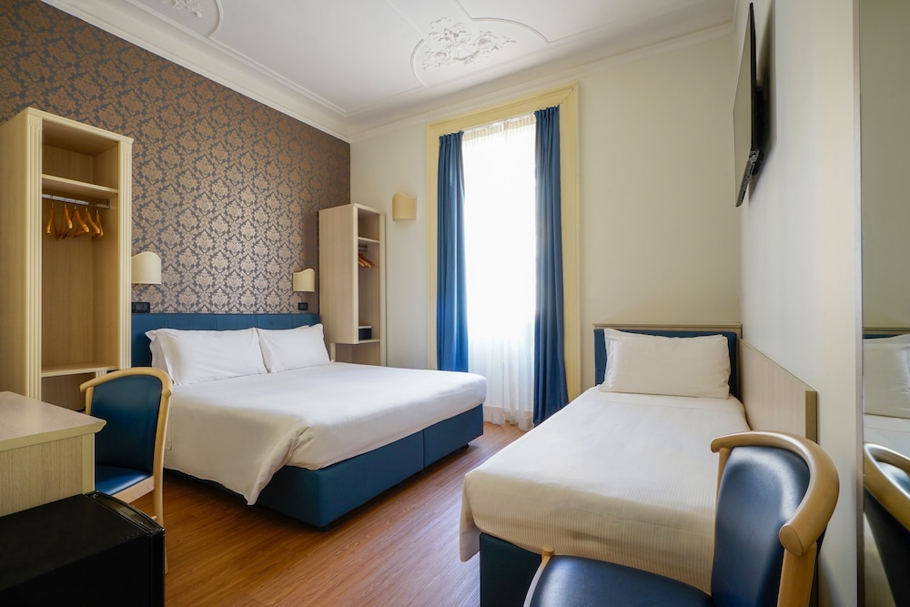 ROOM, TRIPLE