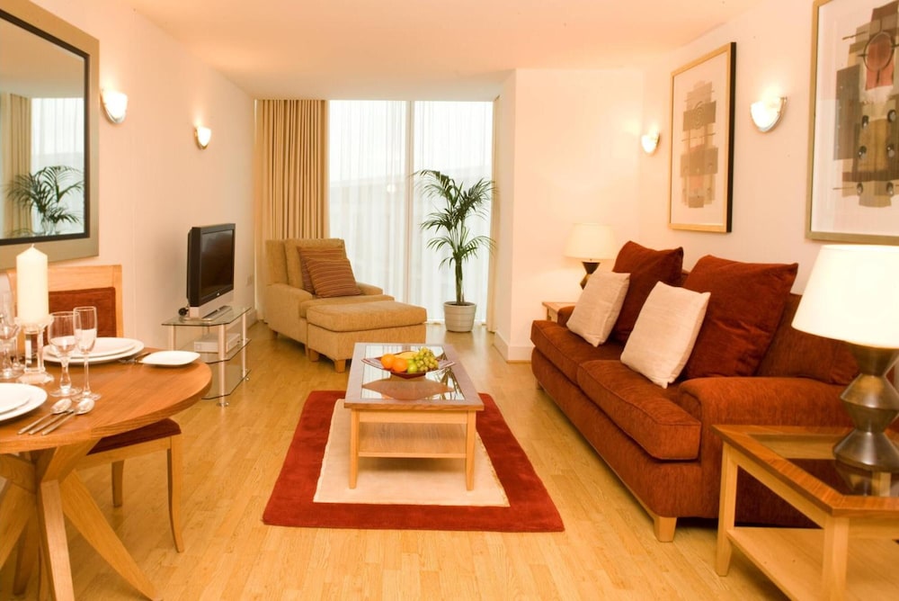 Marlin Apartments Canary Wharf 40/50