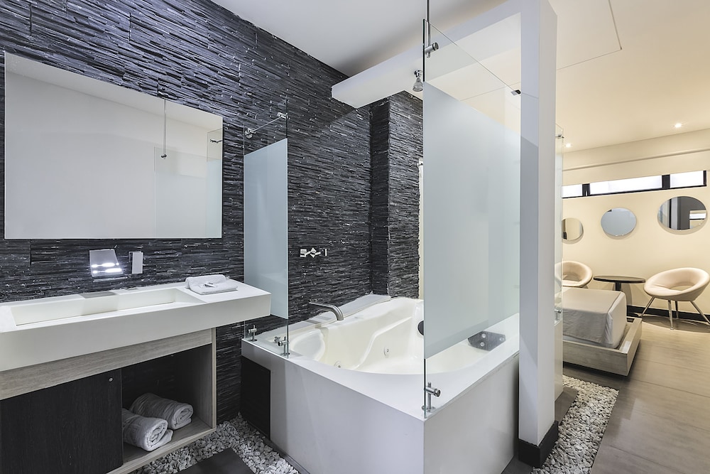 HOTEL 47 MEDELLIN STREET 10/59