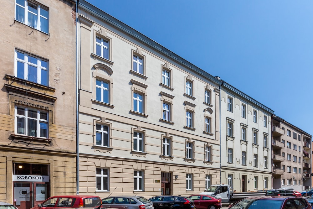 FriendHouse Apartments 43/50