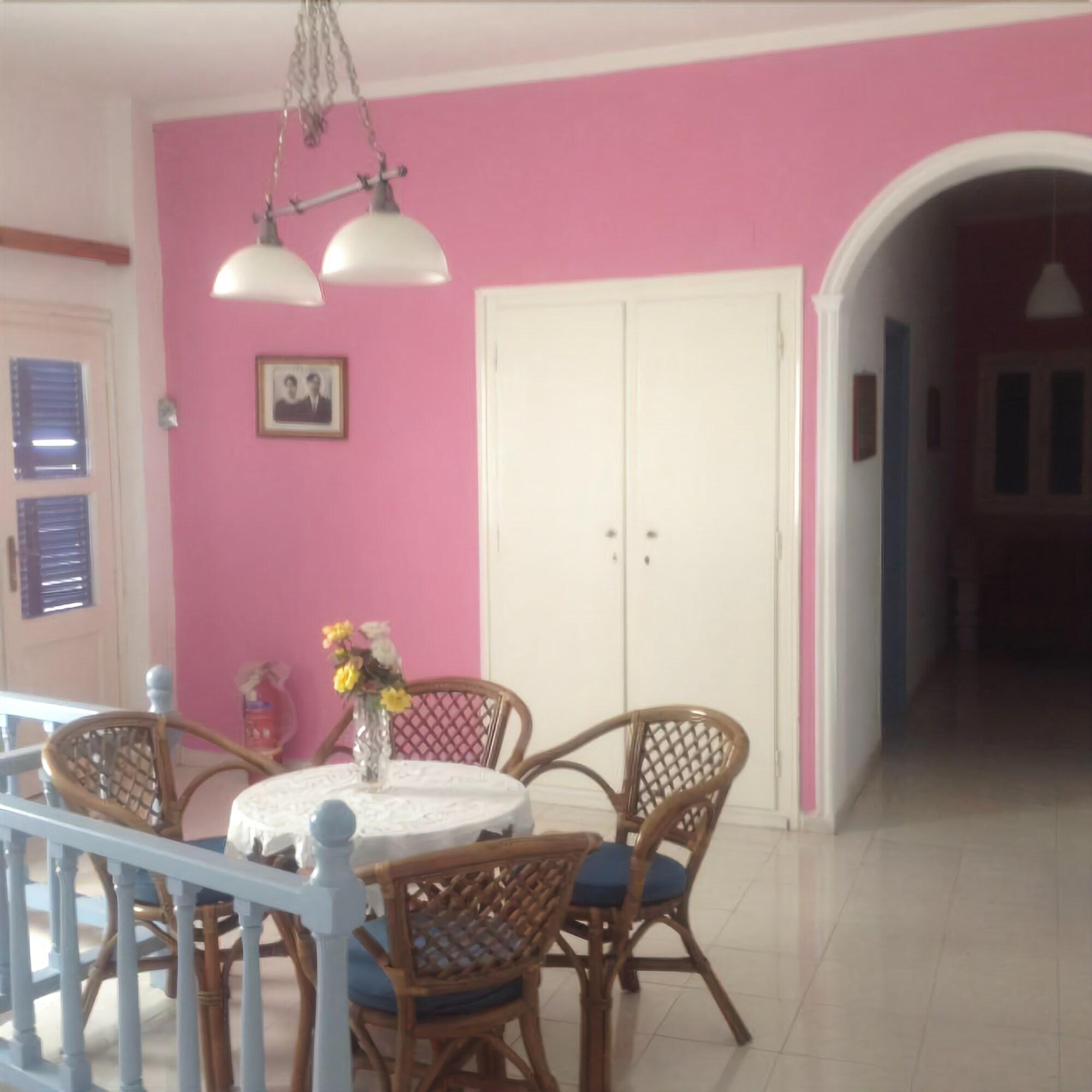 Hotel Thirasia 85/98