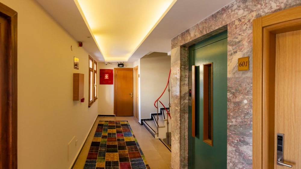 Devman Hotel 6/39