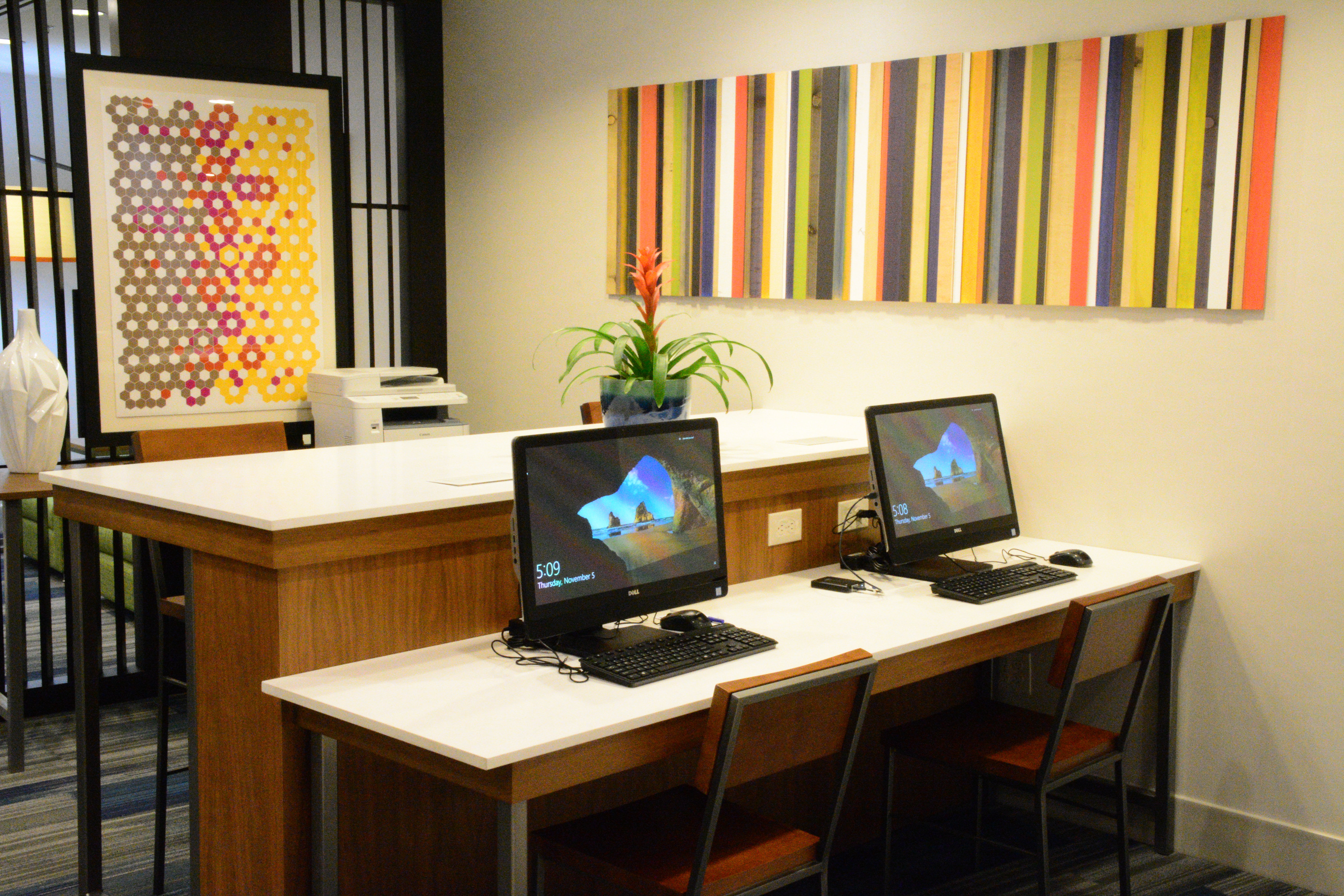 Holiday Inn Express Suites Lexington Park California 48/54