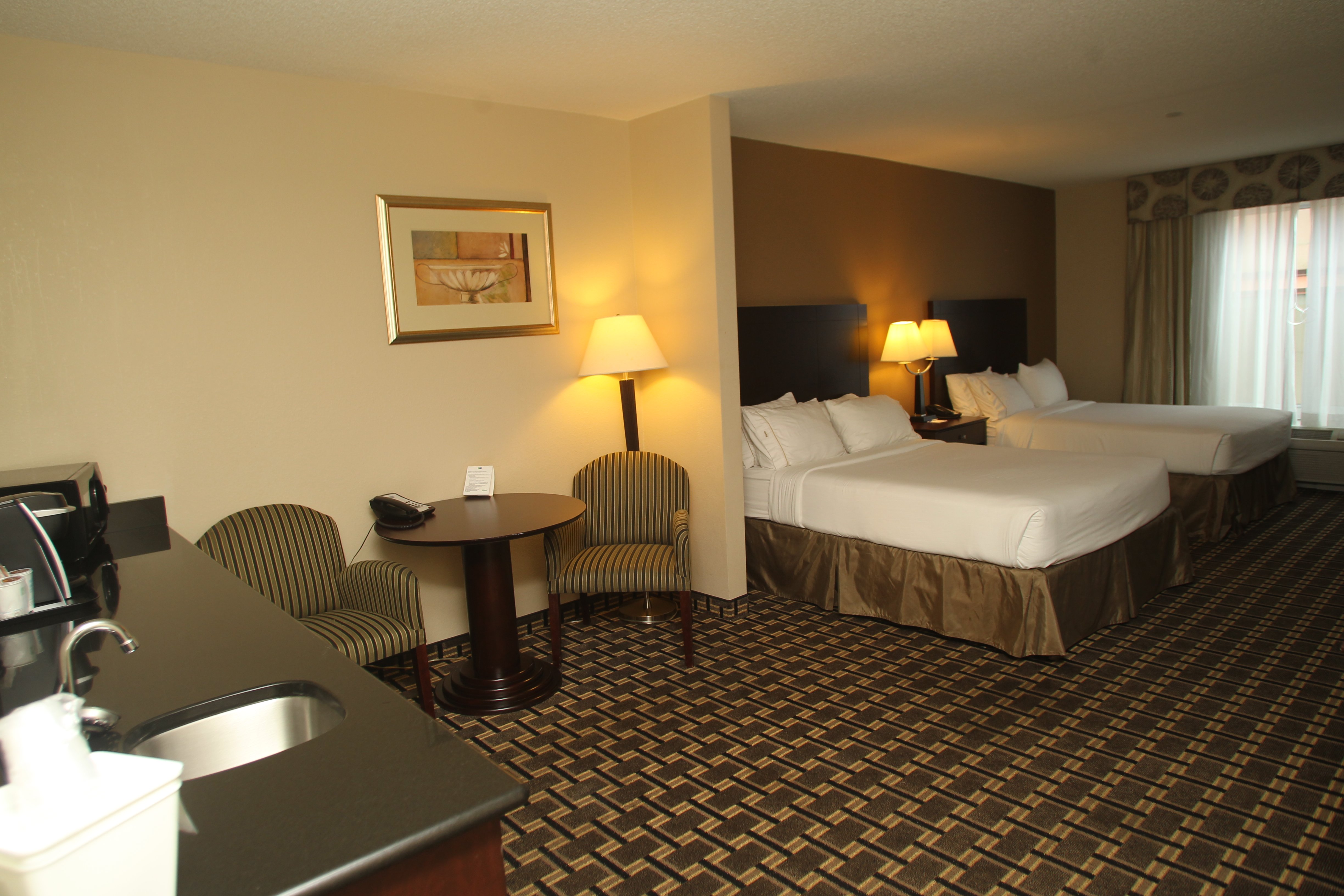 Holiday Inn Express Pembroke 20/50
