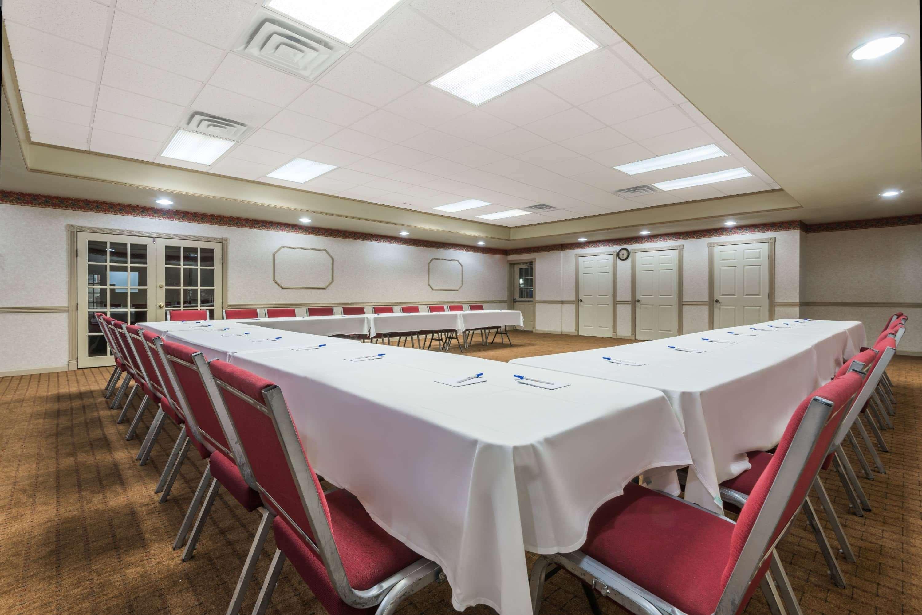 Howard Johnson By Wyndham Springfield 25/31