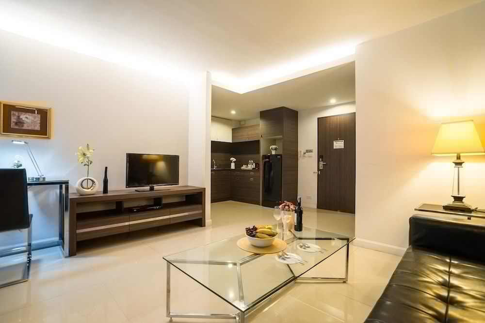 Beyond Suite Hotel 45/73