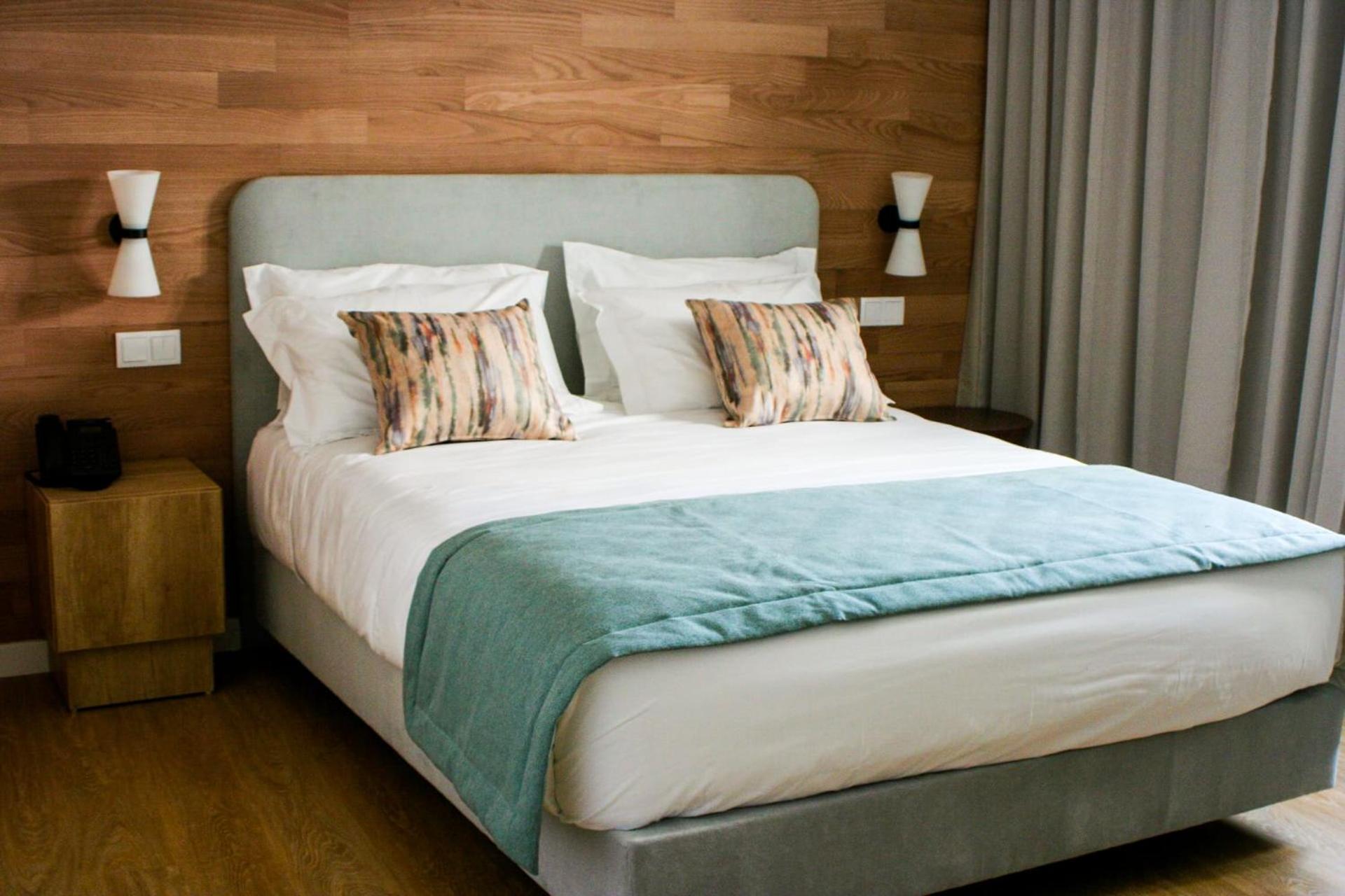 STANDARD, DOUBLE BED