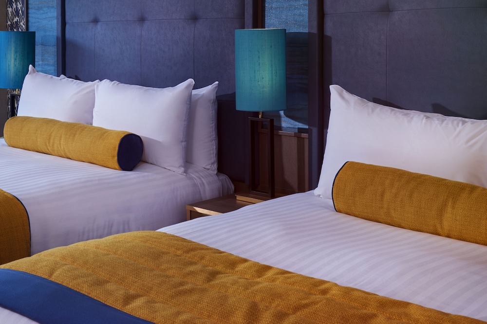 Leonardo Royal Hotel London City 12/69