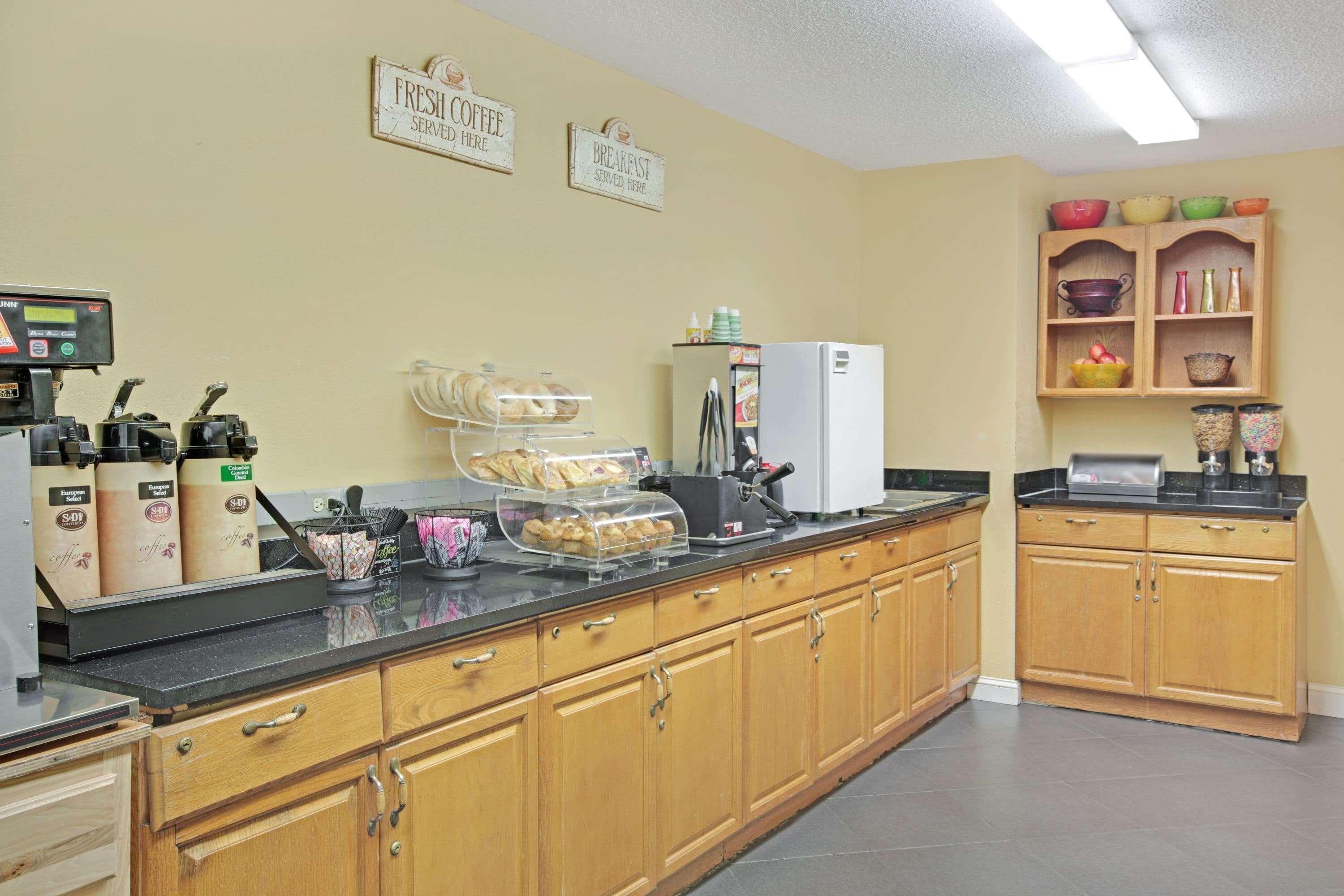 Microtel Inn and Suites by Wyndham Charlotte University Place 6/25
