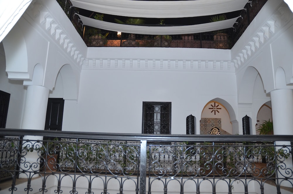 Riad Ailen 8/50