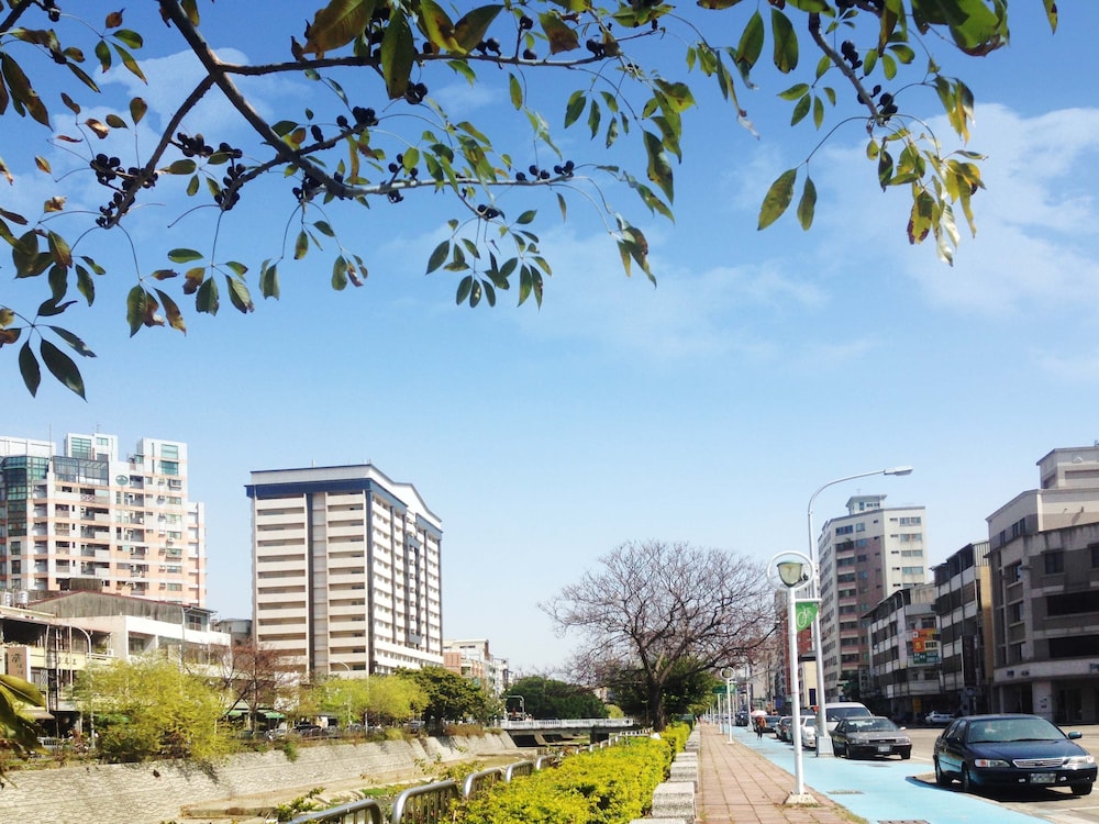 Aeris International Hotel 55/61
