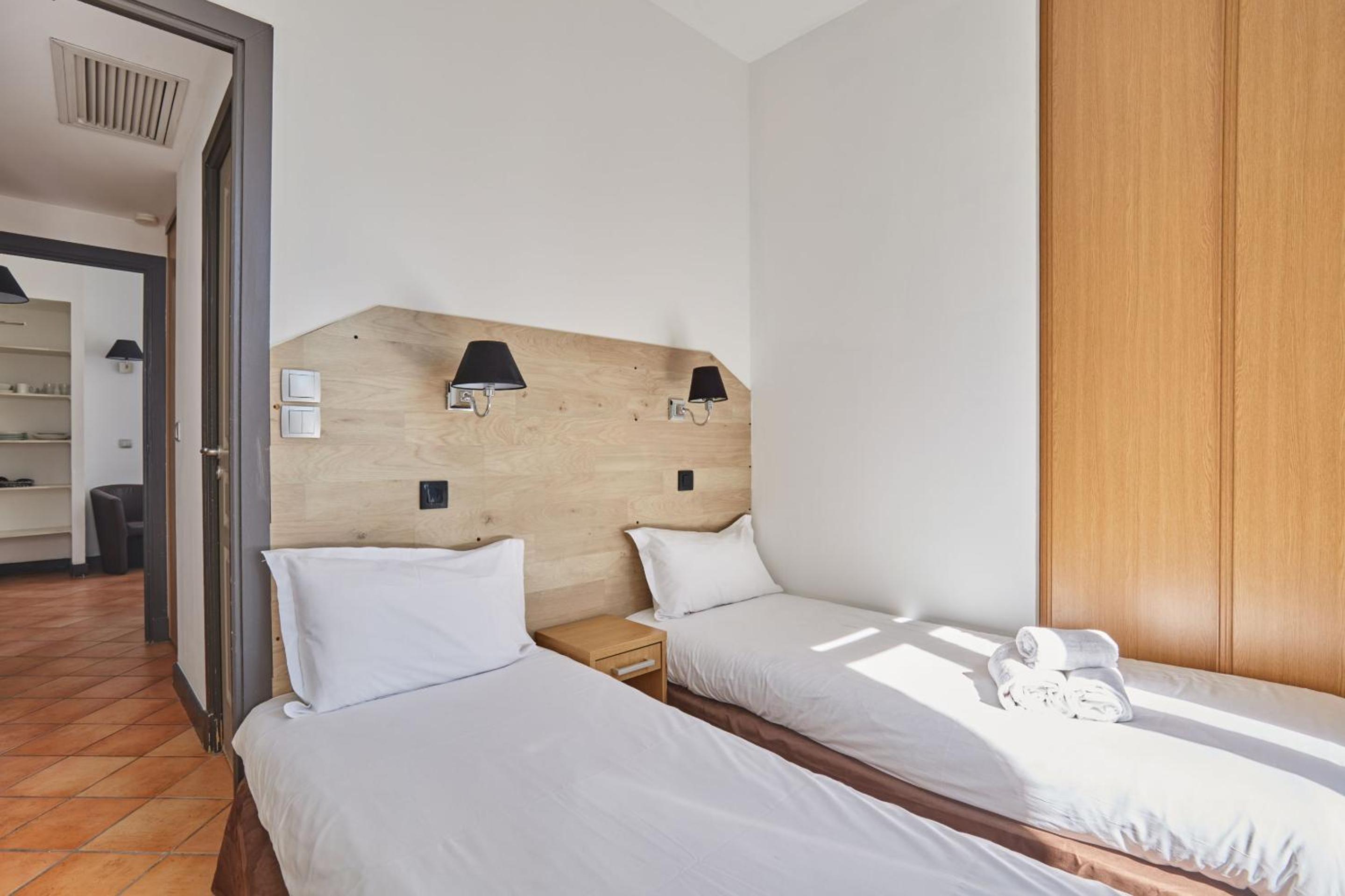 1 BEDROOM, APARTMENT