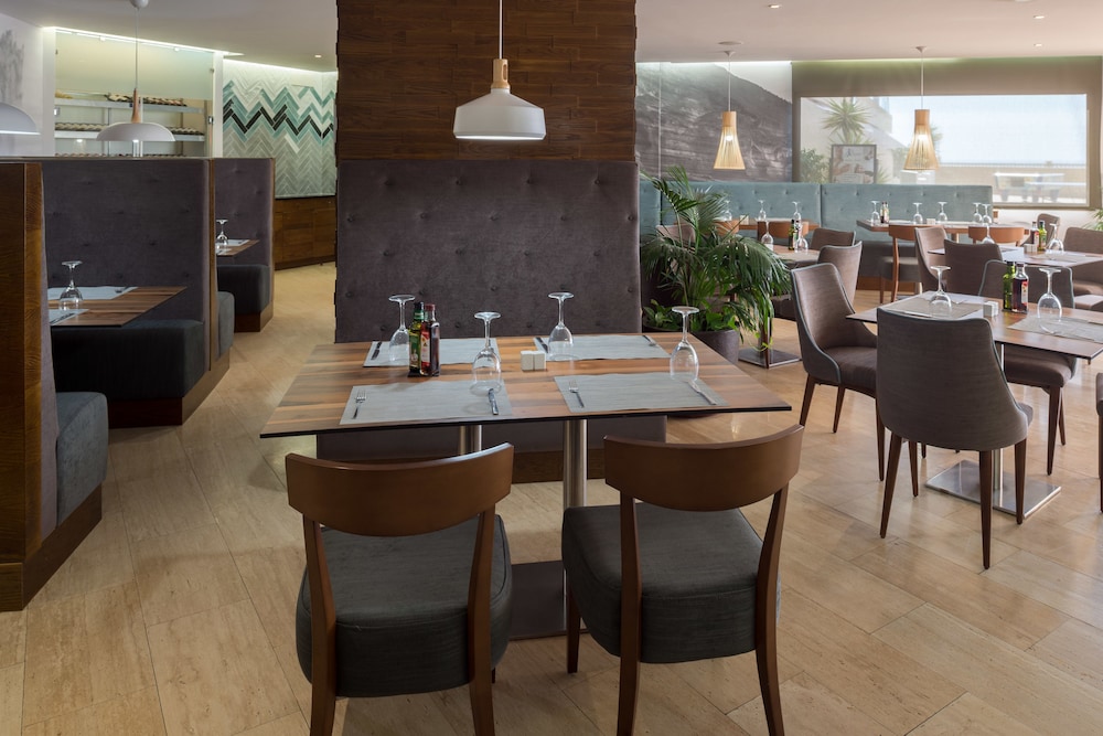 Perla Gris Aparthotel 56/68