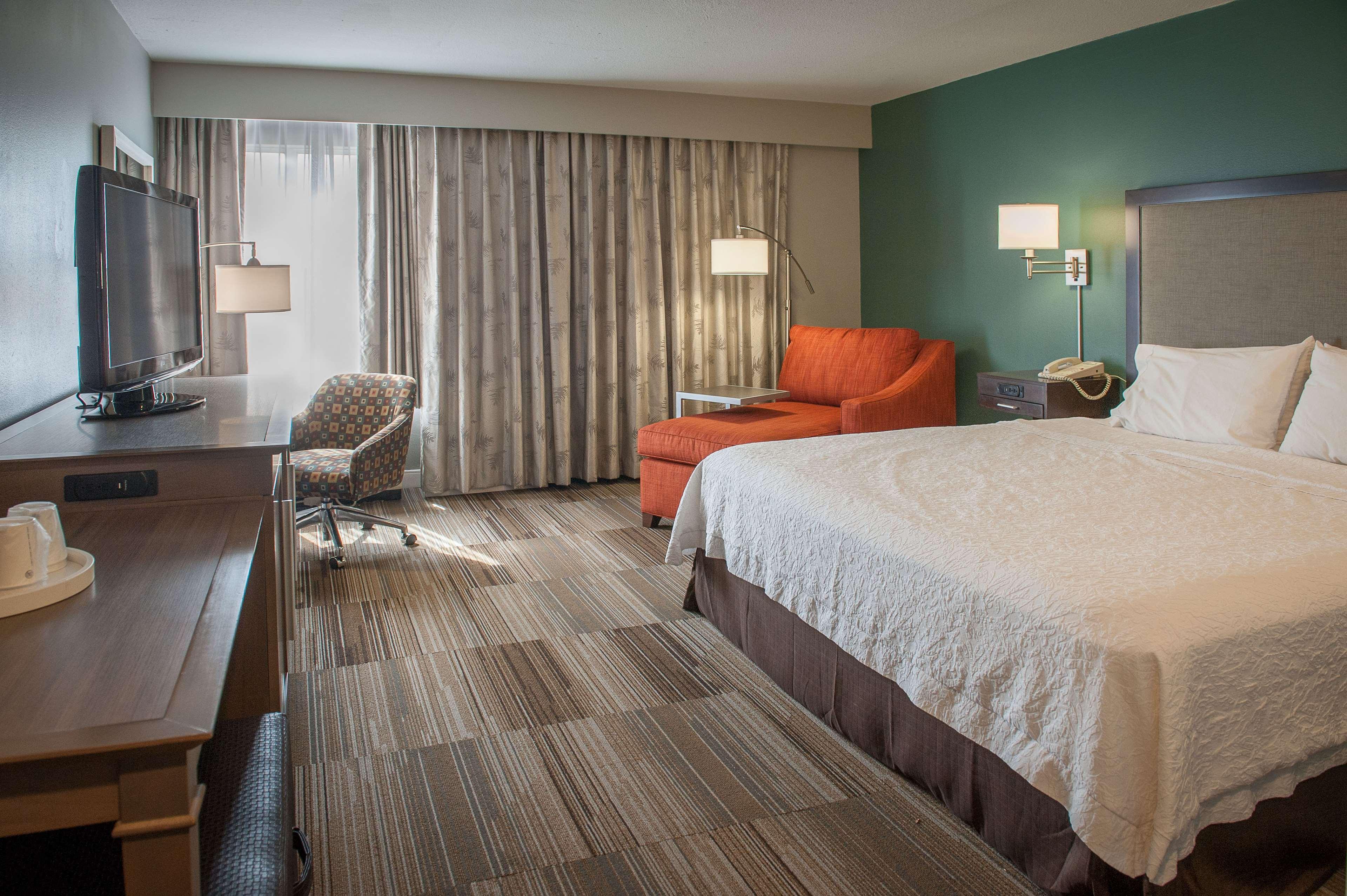 ROOM, KING BED