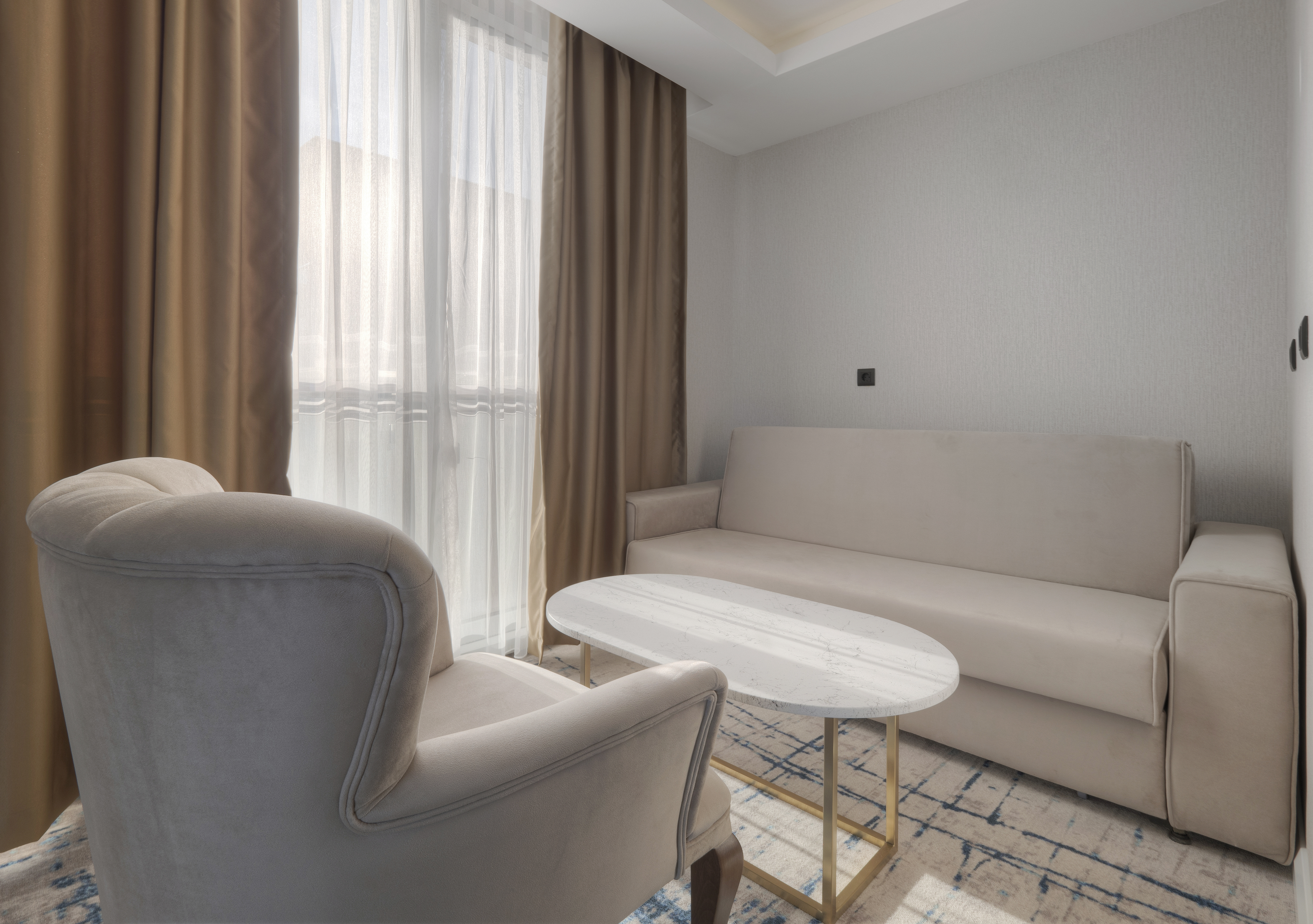 Tara Hotel 58/81