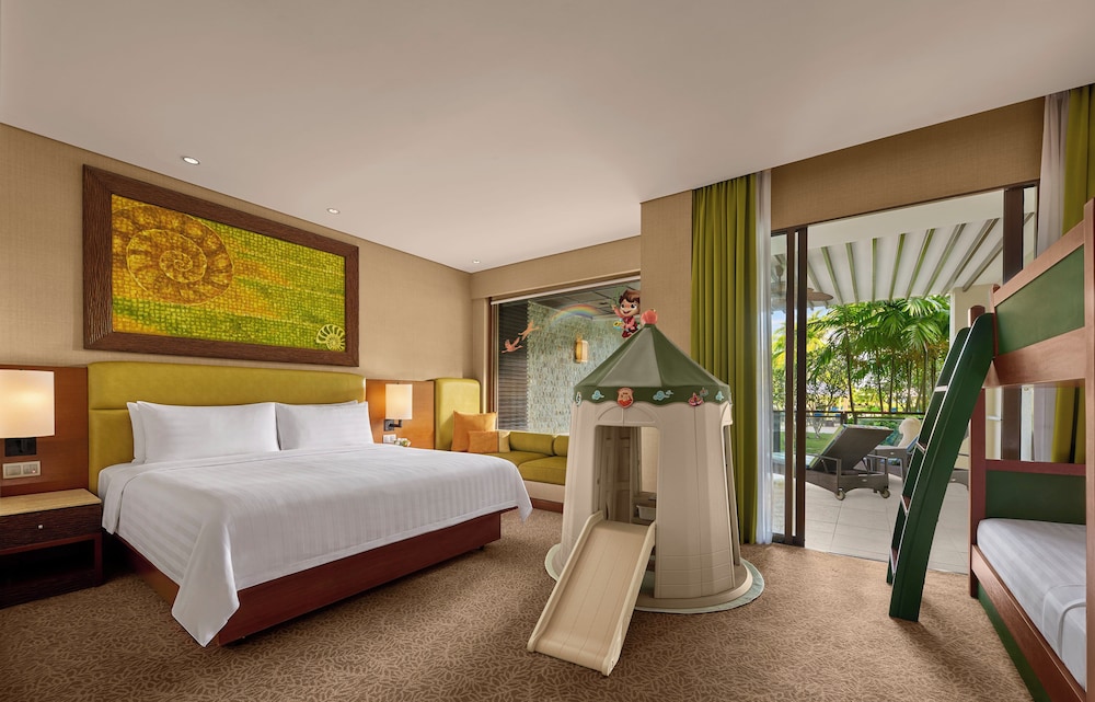 Junior Suite, Family, King Bed