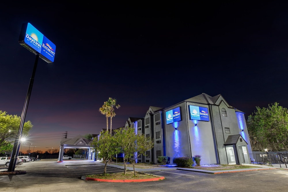 Baymont by Wyndham San Antonio Downtown 5/40