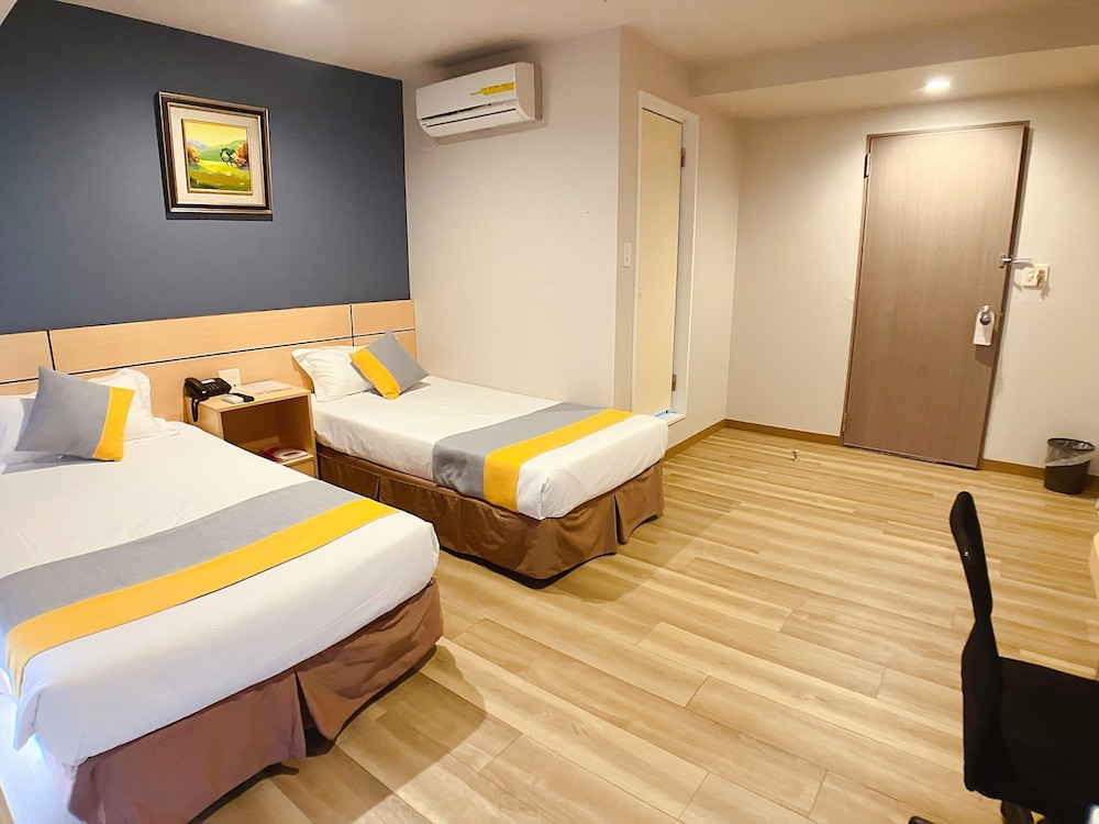 Victoria Hotel Okinawa 9/63