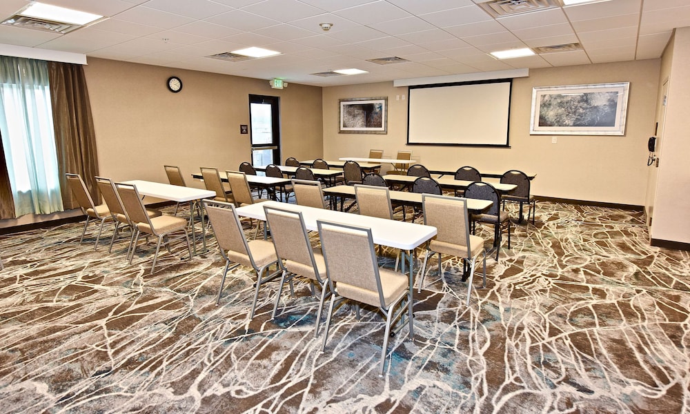 Hampton Inn Kirksville 57/62