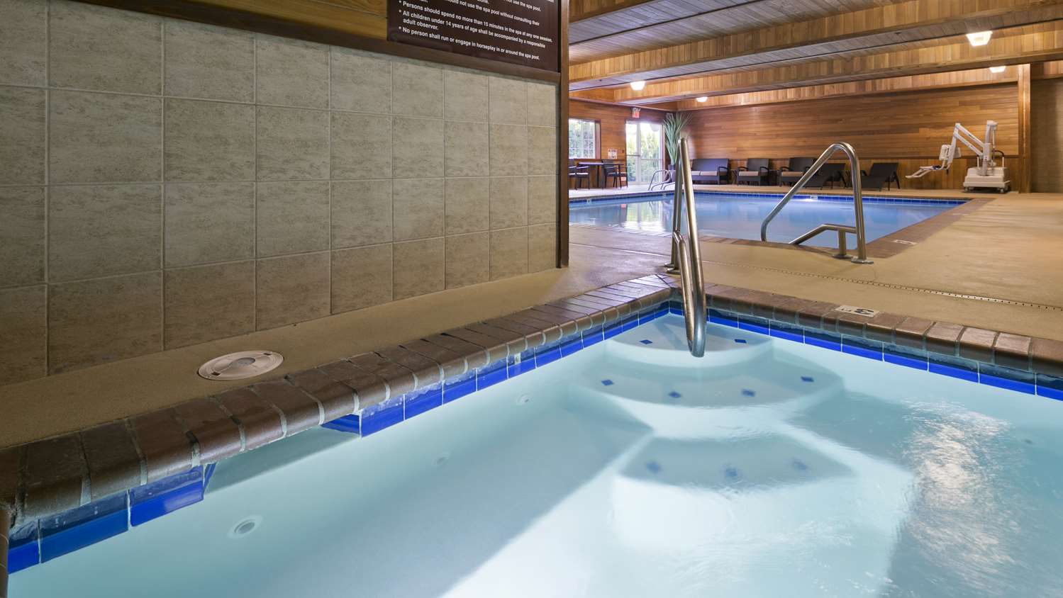 Best Western University Inn & Suites 3/10