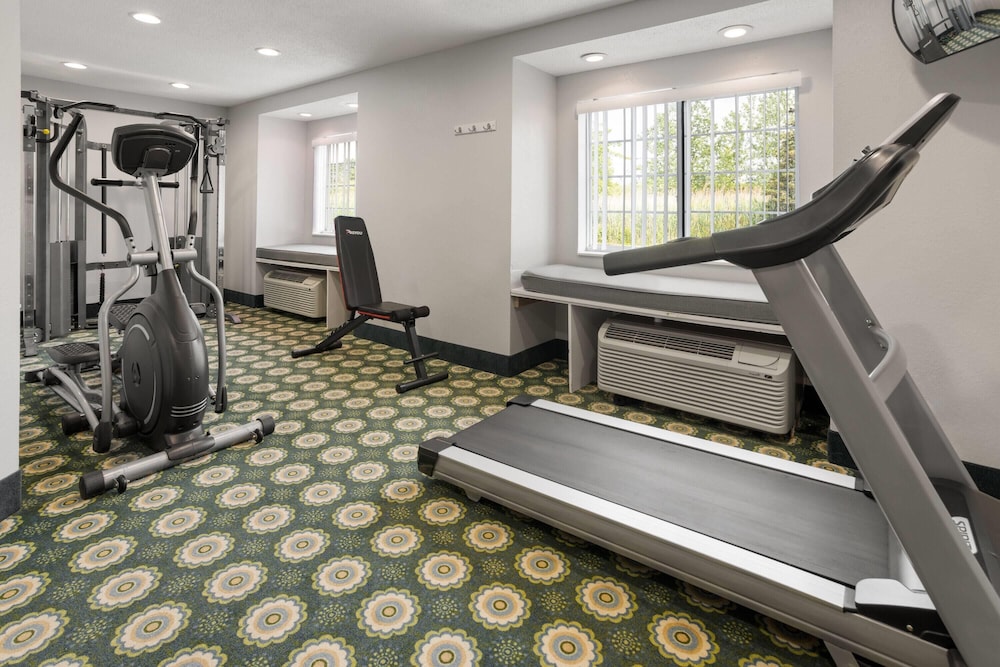 Microtel Inn Suites By Wyndham Albany Airport 25/49