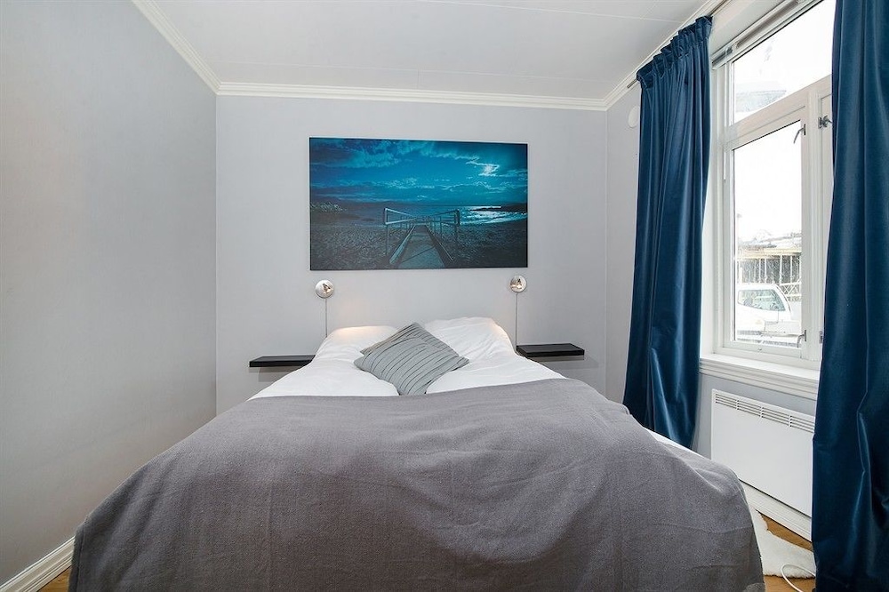 Enter Viking Apartment 7/50