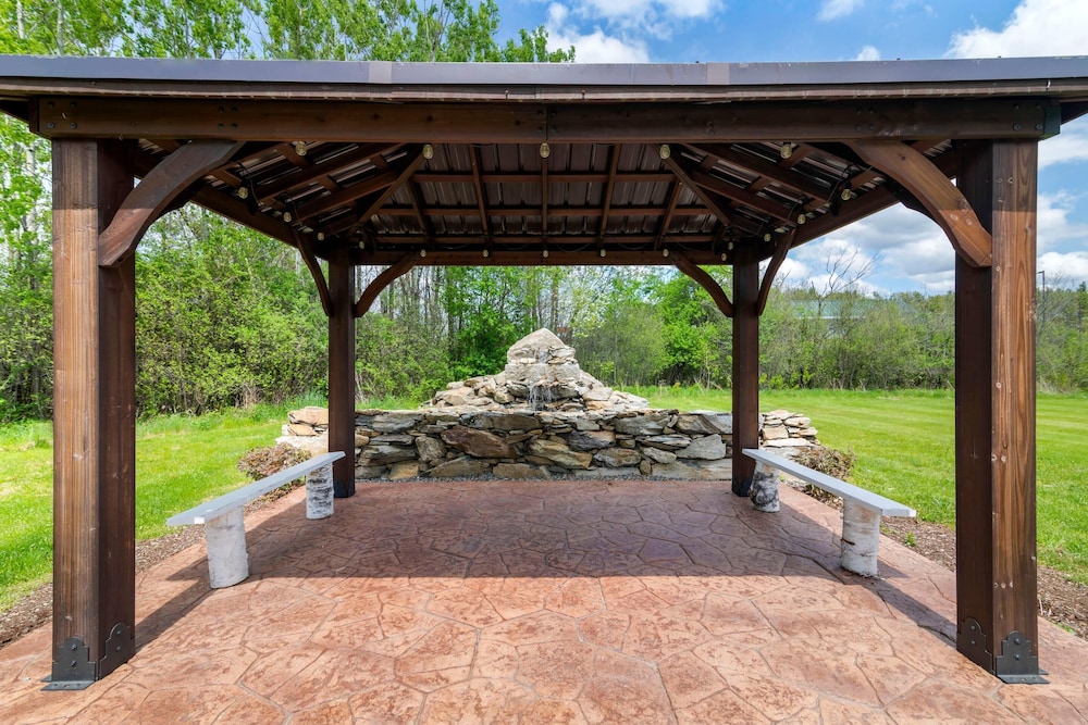 Black Bear Inn, an Ascend Collection Hotel 66/69