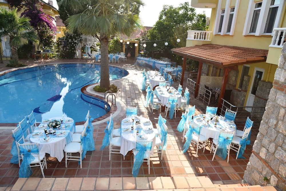 Mountain Valley Apart Hotel & Villas 40/50