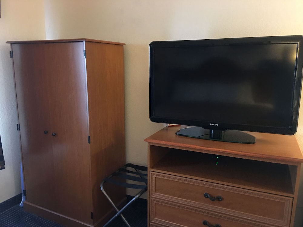 Quality Inn Kalamazoo near Wings Stadium 39/40