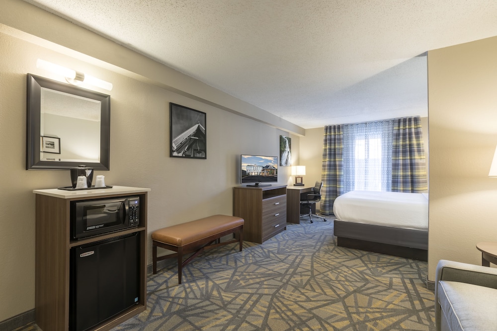 La Quinta Inn & Suites by Wyndham Asheville Downtown 9/34