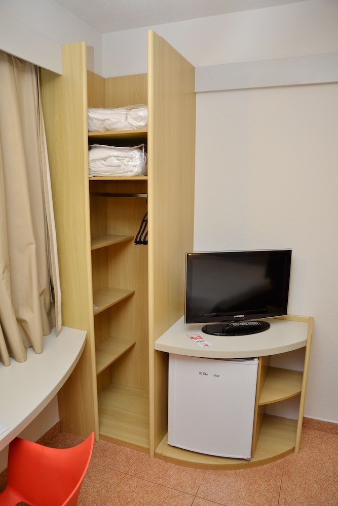 Ibis Aracatuba 37/48