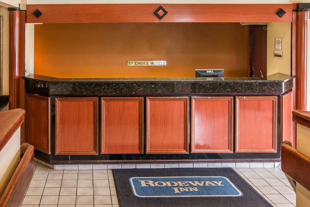 Days Inn By Wyndham Flint/Bishop International Airport 4/41