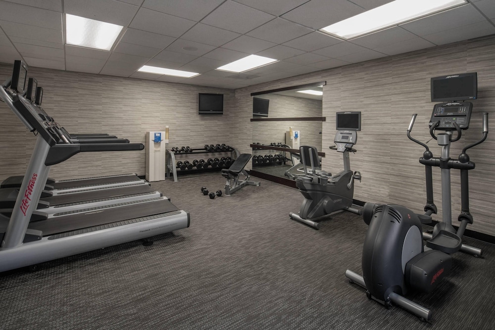 Courtyard by Marriott St Louis Creve Coeur 13/26