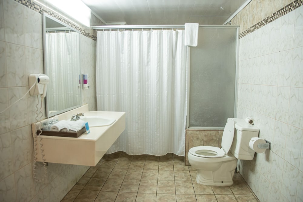 Hotel Aeropuerto 50/50