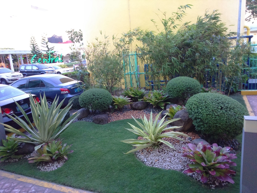 Go Hotels Bacolod 53/58