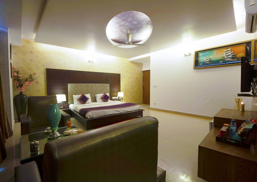 AIRPORT HOTEL DELHI 37 39/64