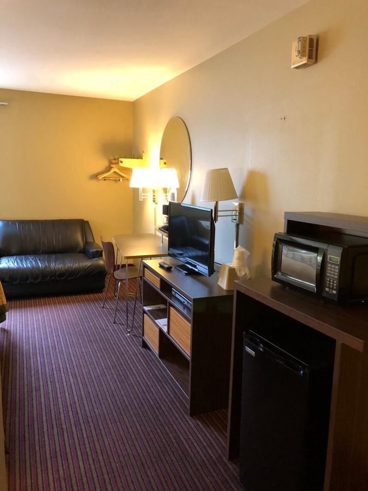 Ramada by Wyndham York Harrisburg Hershey 19/27