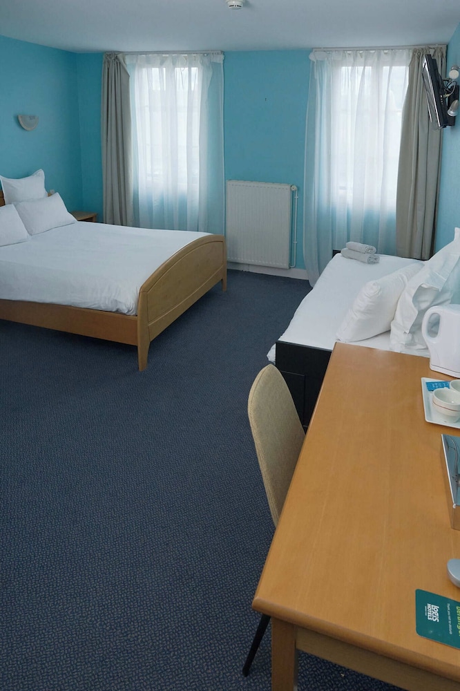 HOTEL LE PLAT D'ETAIN 16/39