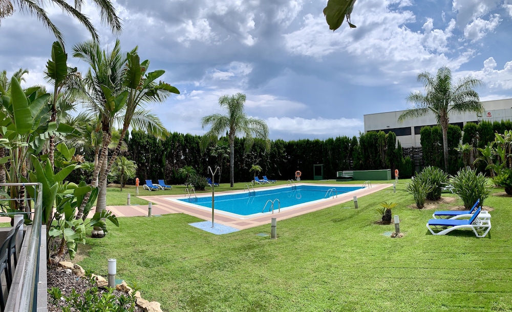 Ramada by Wyndham Valencia Almussafes 54/56