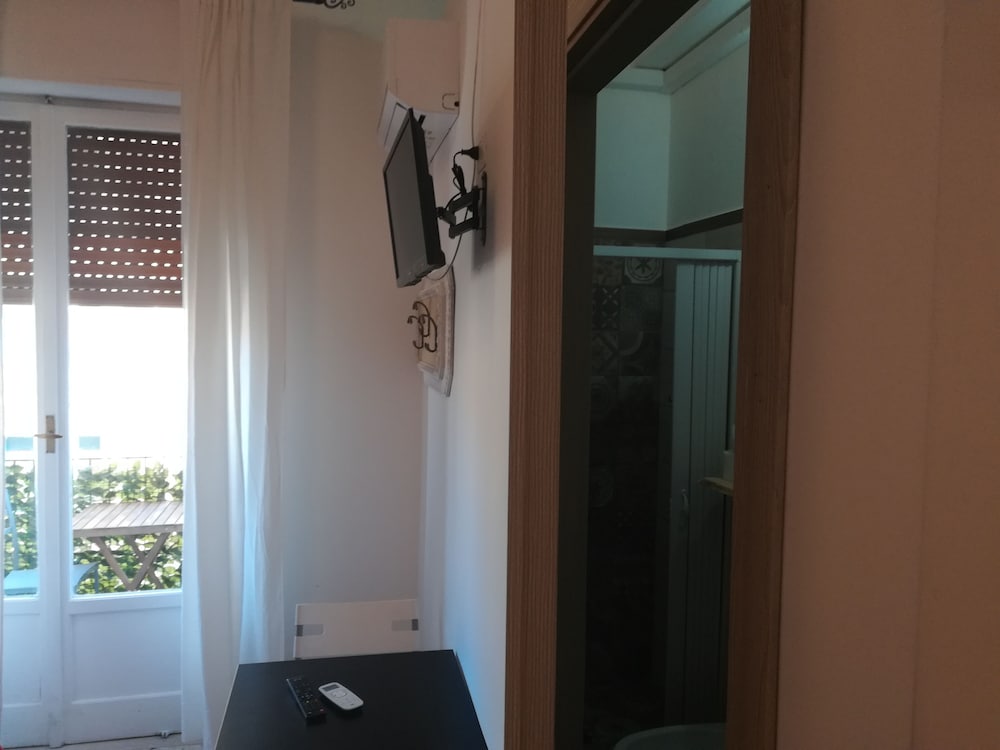 Antadia B&B 7/63