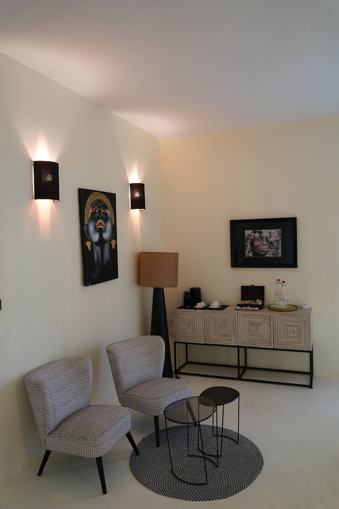 Alma Boutique Hotel 32/50