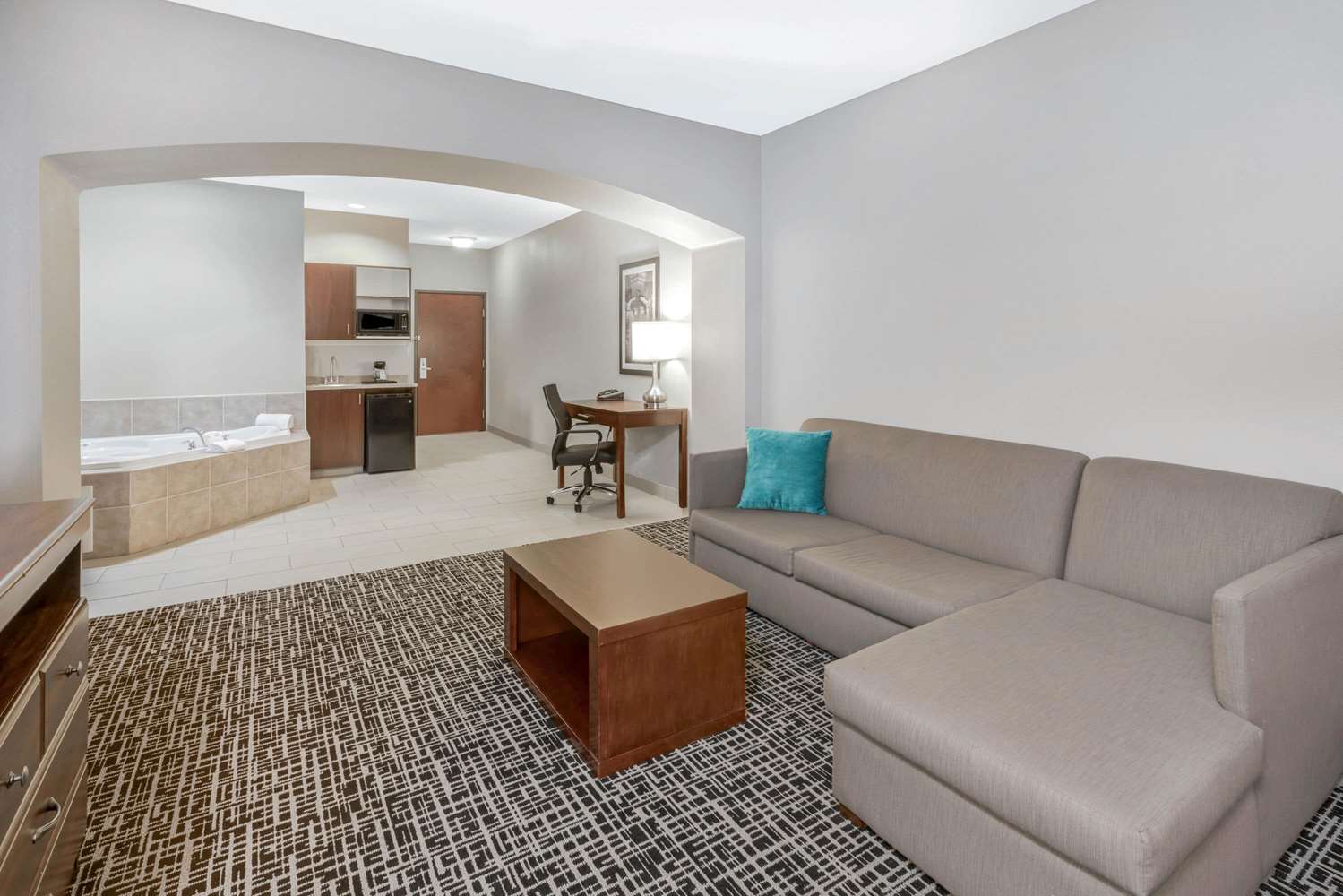 La Quinta Inn & Suites by Wyndham Oklahoma City -Yukon 15/22