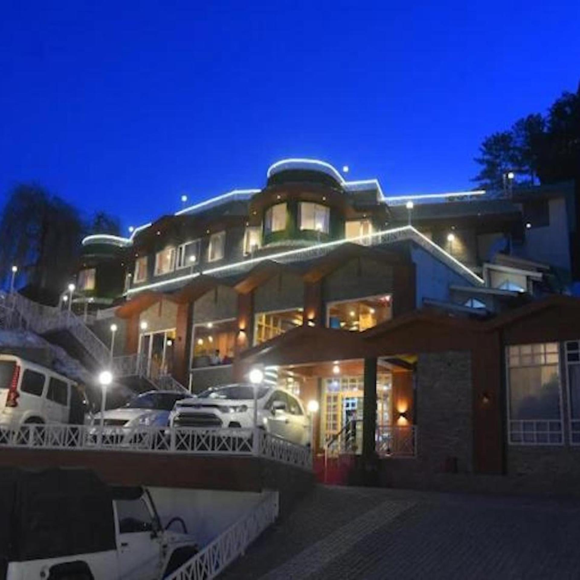 GALLEU HILL RESORTS 2/54