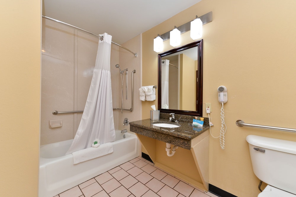 Baymont by Wyndham Ardmore I-35 15/46