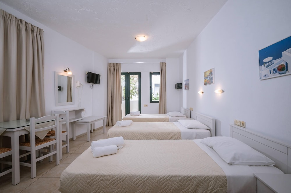 Dionysos Apartments And Studios 29/61