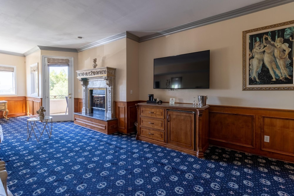 Inn at Churon Winery 6/50