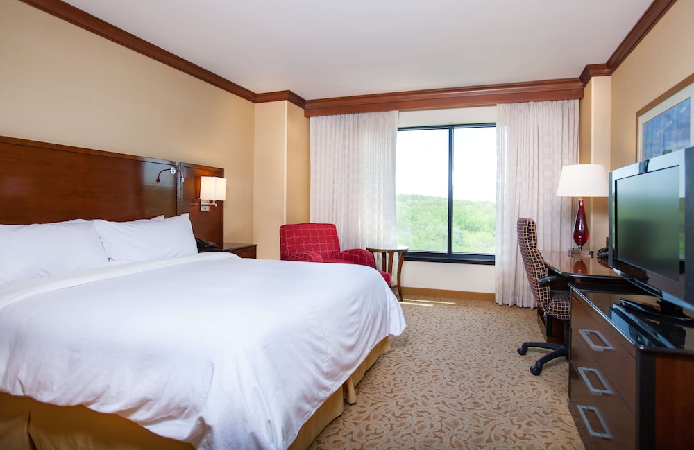 Hyatt Regency Coralville 15/66