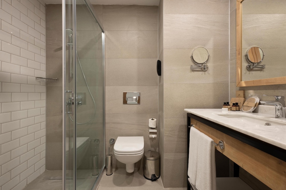 Arcanus Hotels Trendline Side 50/50